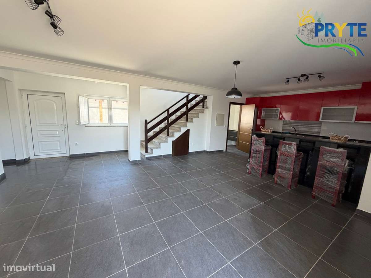 Quinta com moradia T3 , anexos e ruínas em Pedrógão Grande-18