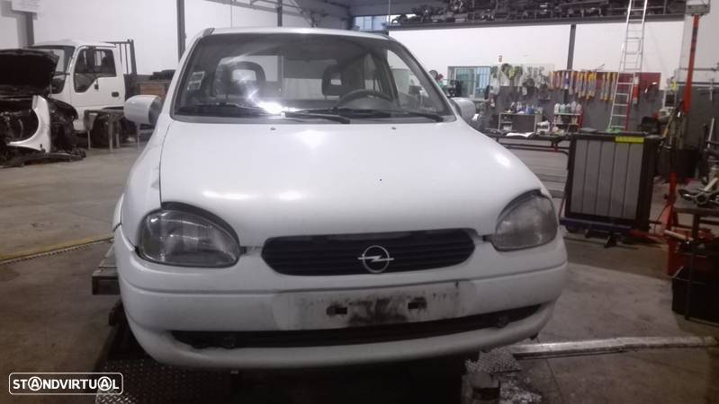 Opel Corsa B 1.2 de 1996 para peças - 1