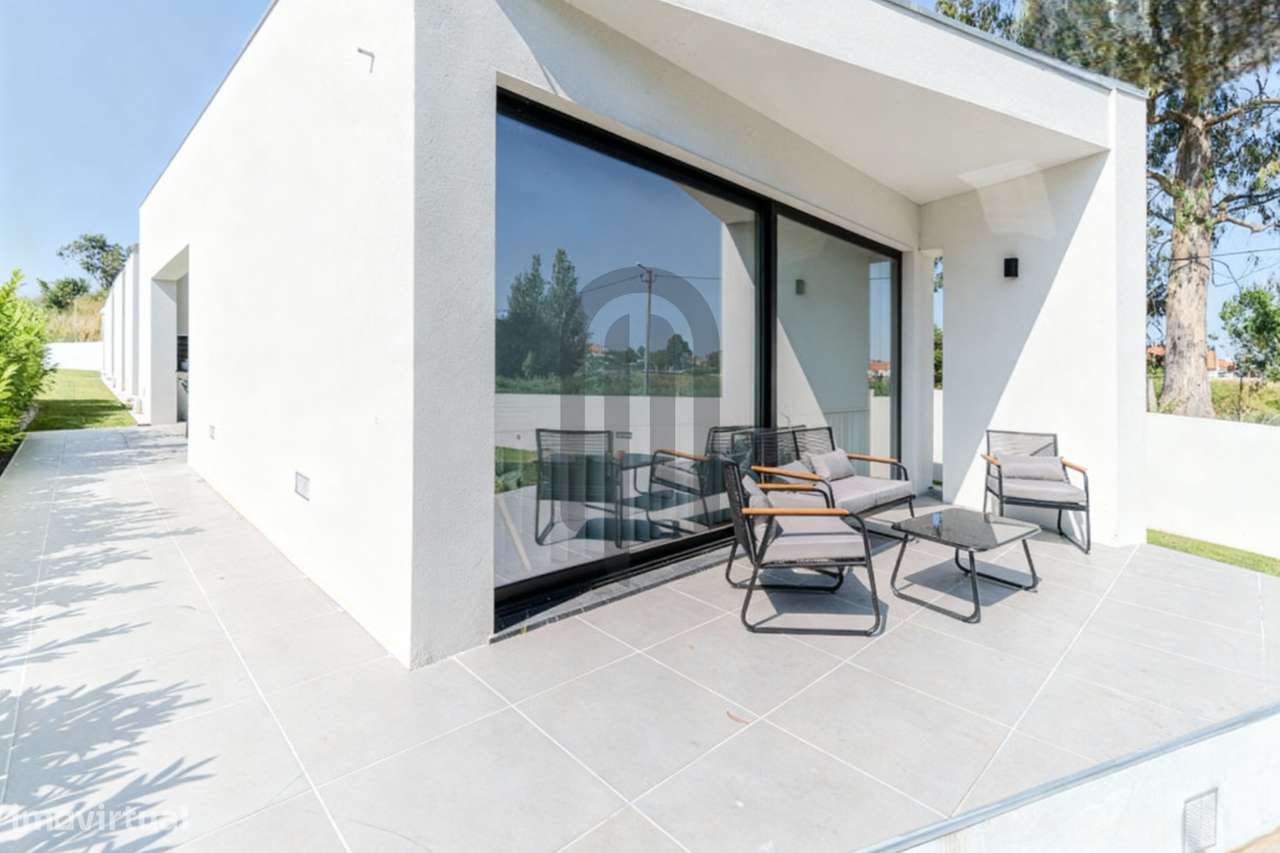 Moradia Térrea T4 independente na Maia-28