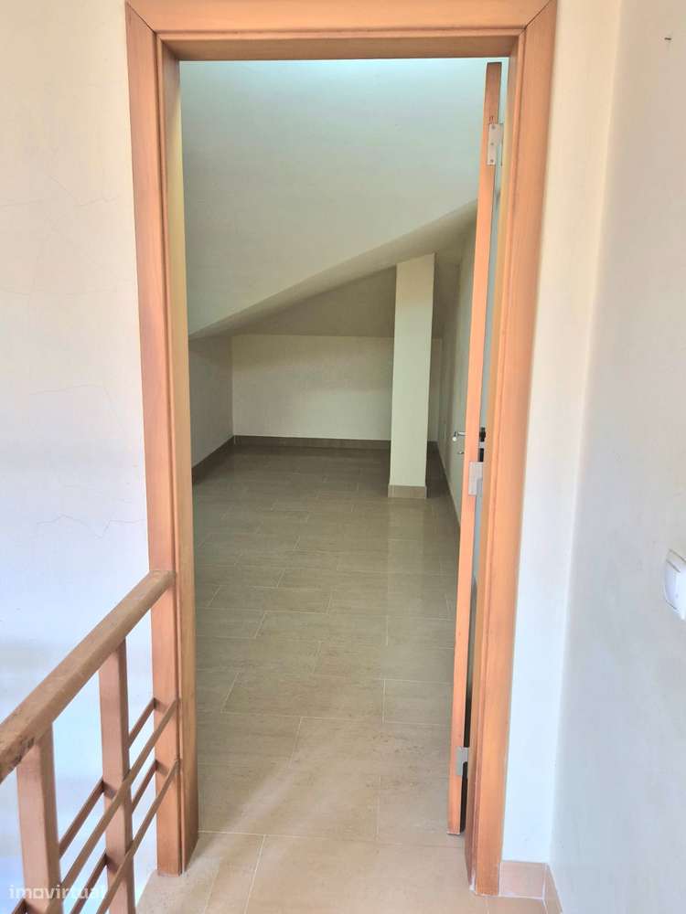 Moradia T5 em Bispeira, Sobral de Monte Agraço-48