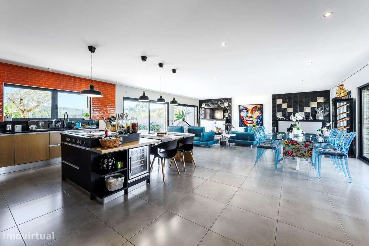 Moradia de autor, no campo junto ao Mar da costa oeste - Grande imagem: 4/15