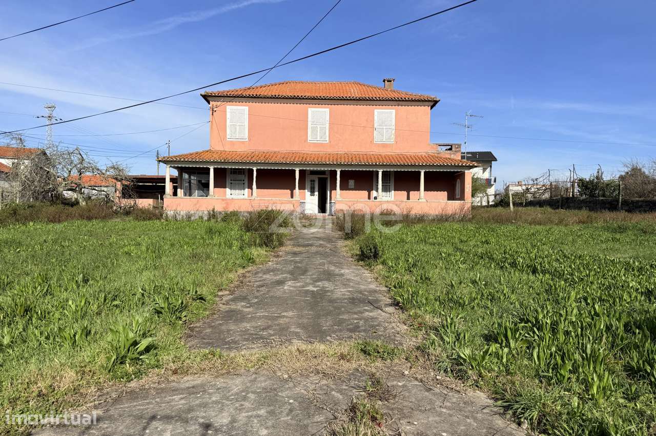 Mordia Individual T4 com 5086 m2 de terreno em Delães, V. N. Famali... - Grande imagem: 2/42