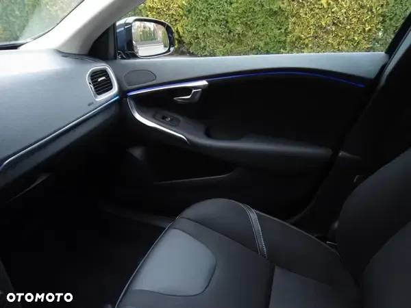 Volvo V40 D2 Summum - 30