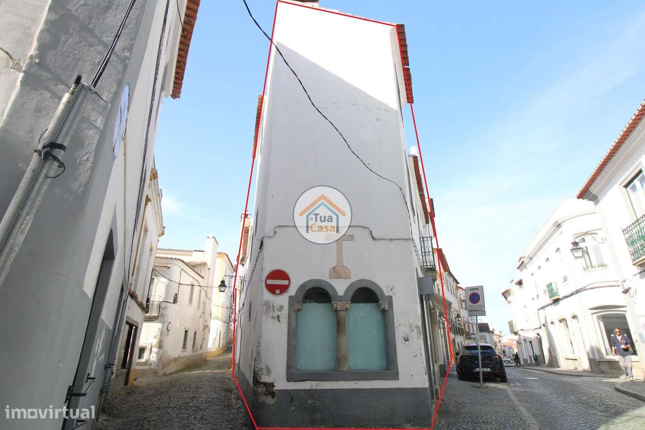 Prédio Centro Histórico de Évora na Rua de Aviz com 2 moradias T2 e 2 - Grande imagem: 3/34