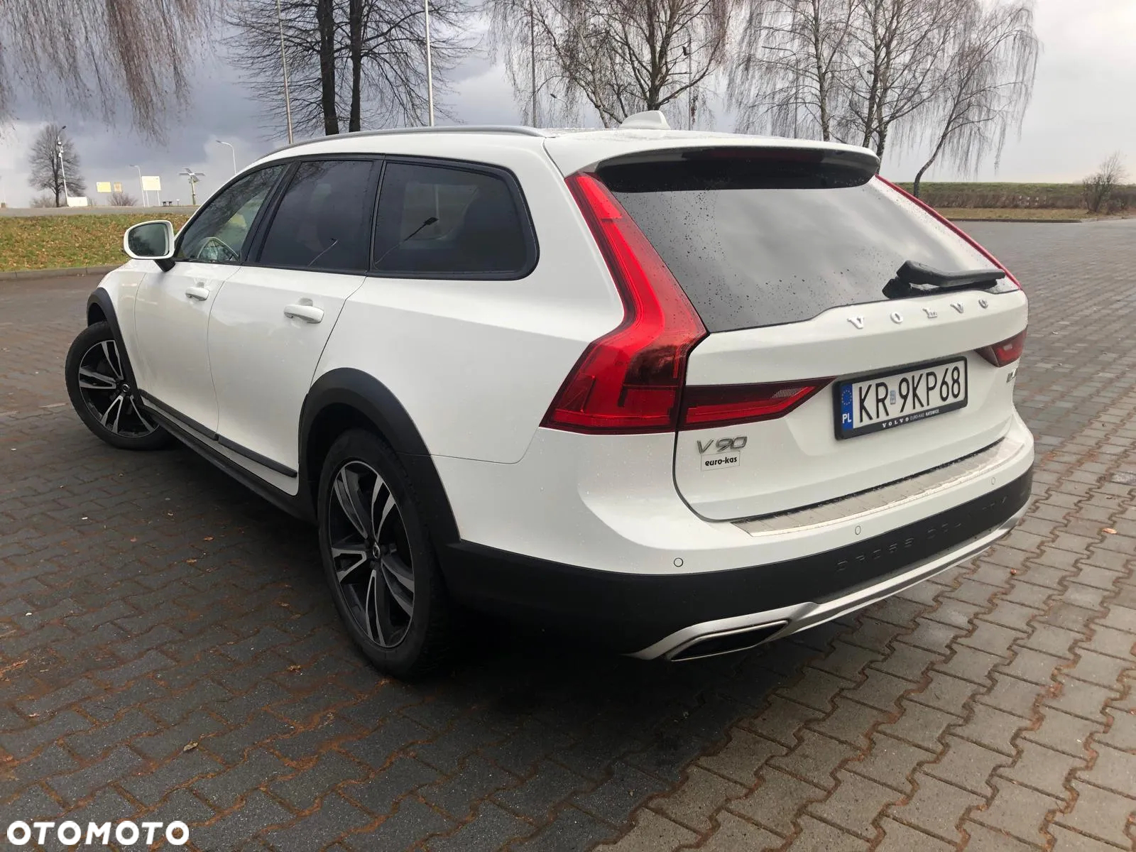 Volvo V90 Cross Country - 3