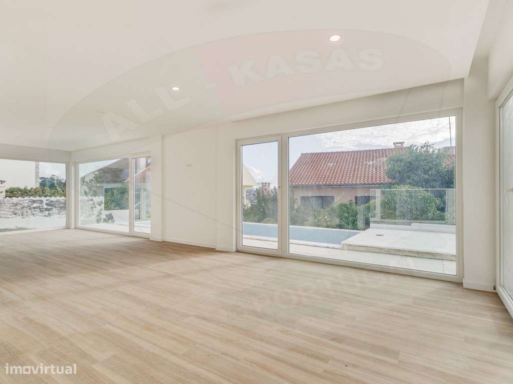 Moradia T3, a ESTREAR com Piscina em Famões, Odivelas: O seu Oásis!-33