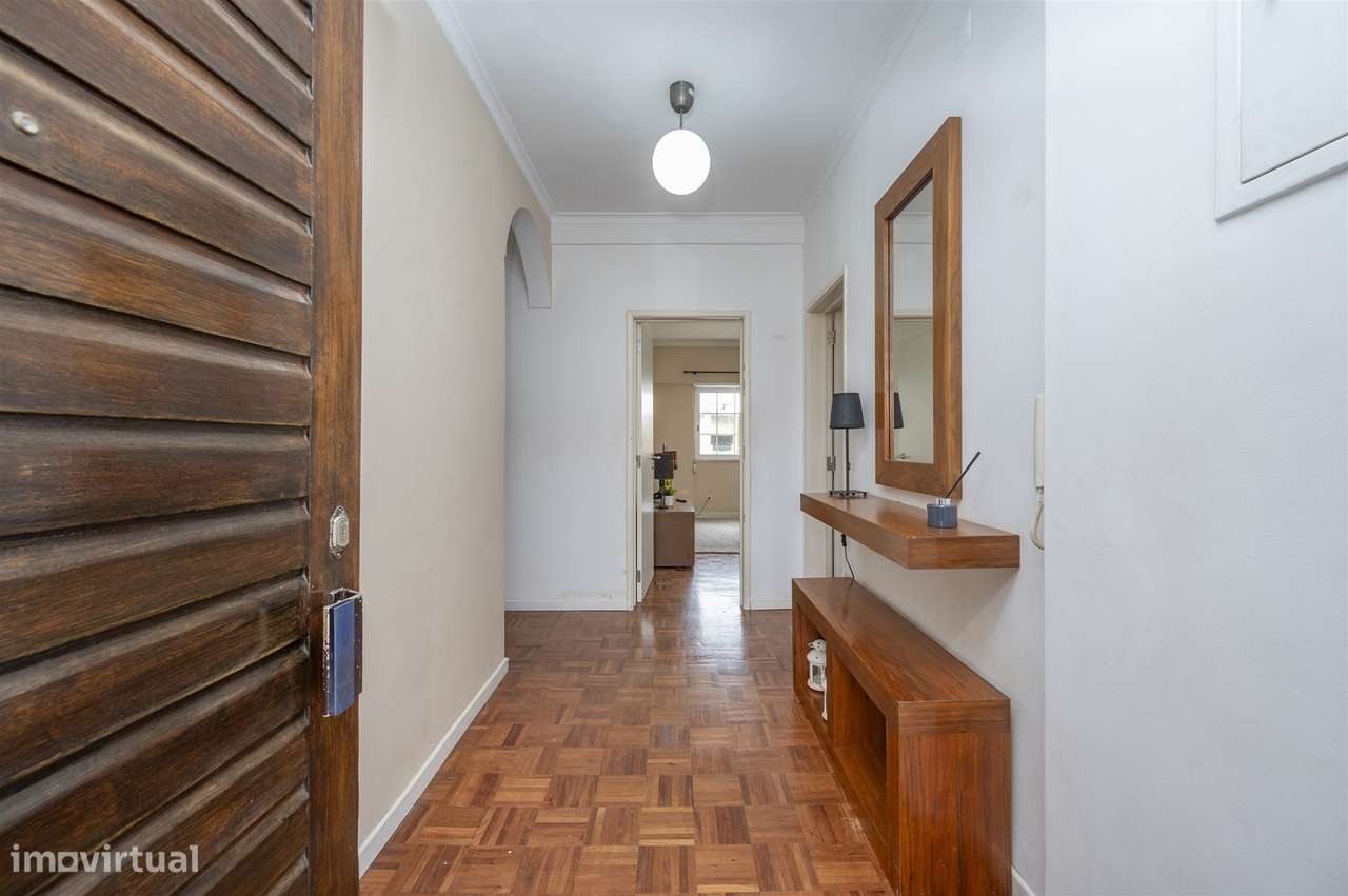 Andar de moradia T3  com pátio á venda em Bicesse. - Grande imagem: 3/33