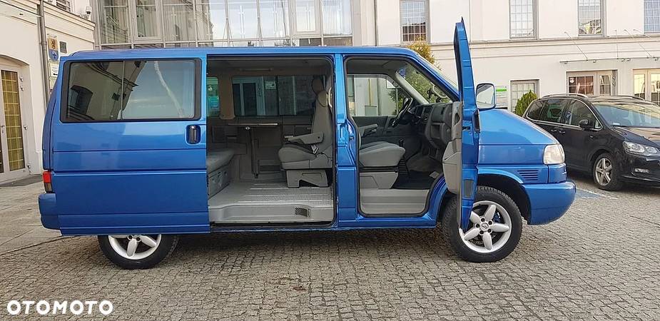 Volkswagen Multivan - 13