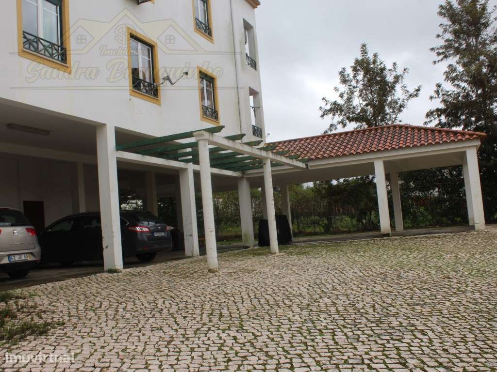 Apartamento T2 com garagem a 10min da praia-41