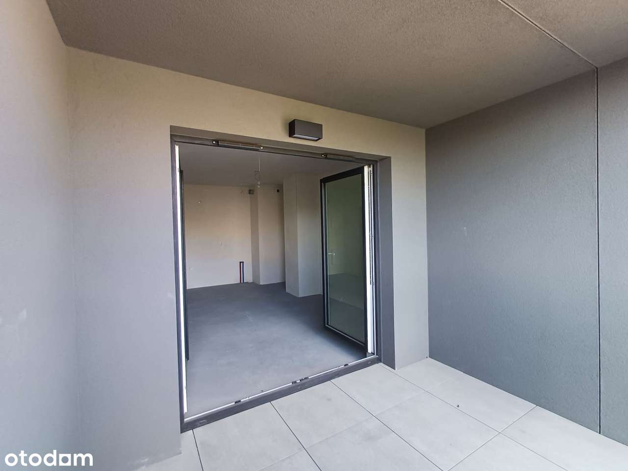 Ostatnie piętro, 2 pokoje,  2 miejsca parkingowe. Przy DW. Fabrycznym - Pełny obrazek: 2/18