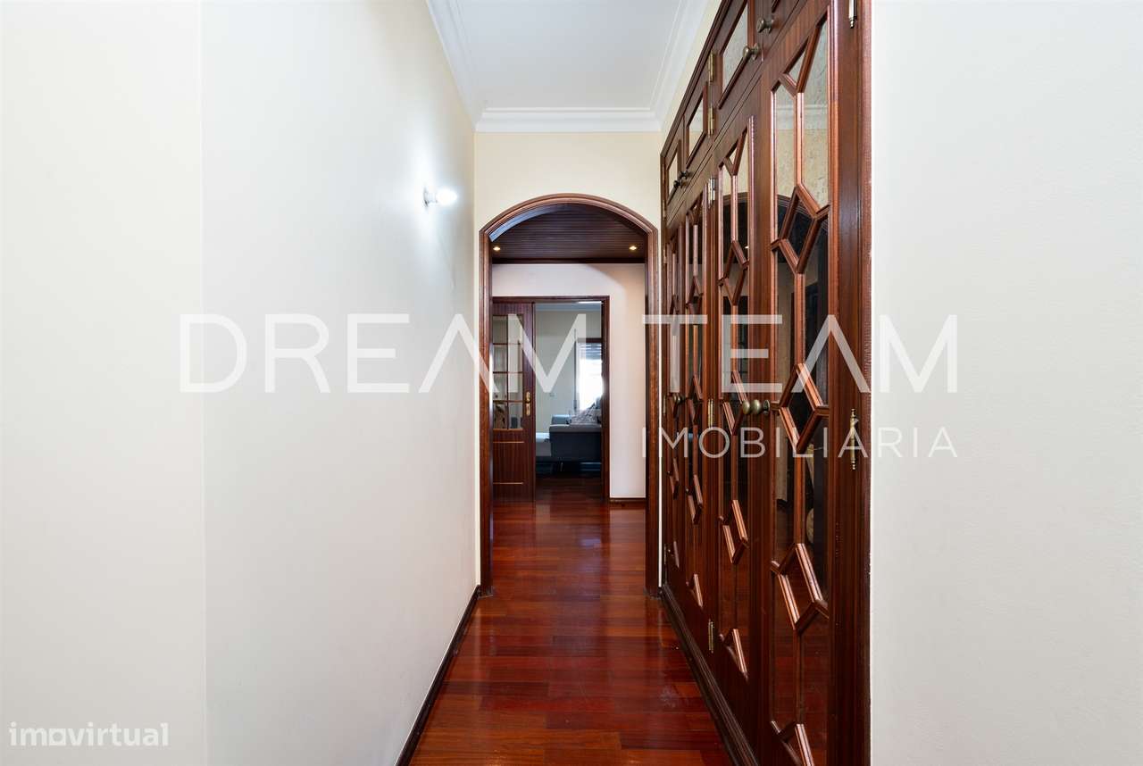 Apartamento T3 com terraço no centro do Montijo-14