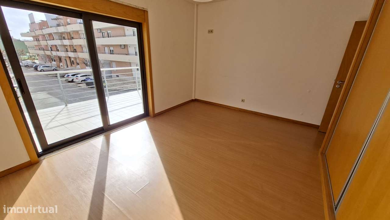Apartamento T3 com 236m², Garagem, Lugar  estacionamento  Pinhal Novo-10