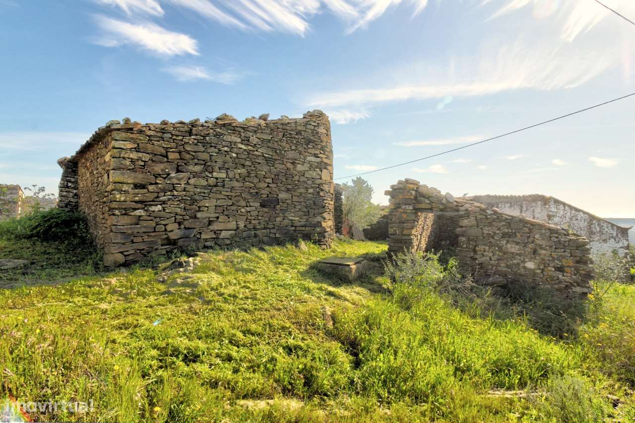 Moradia T4 para Recuperar, zona Alta na Serra de Tavira-16