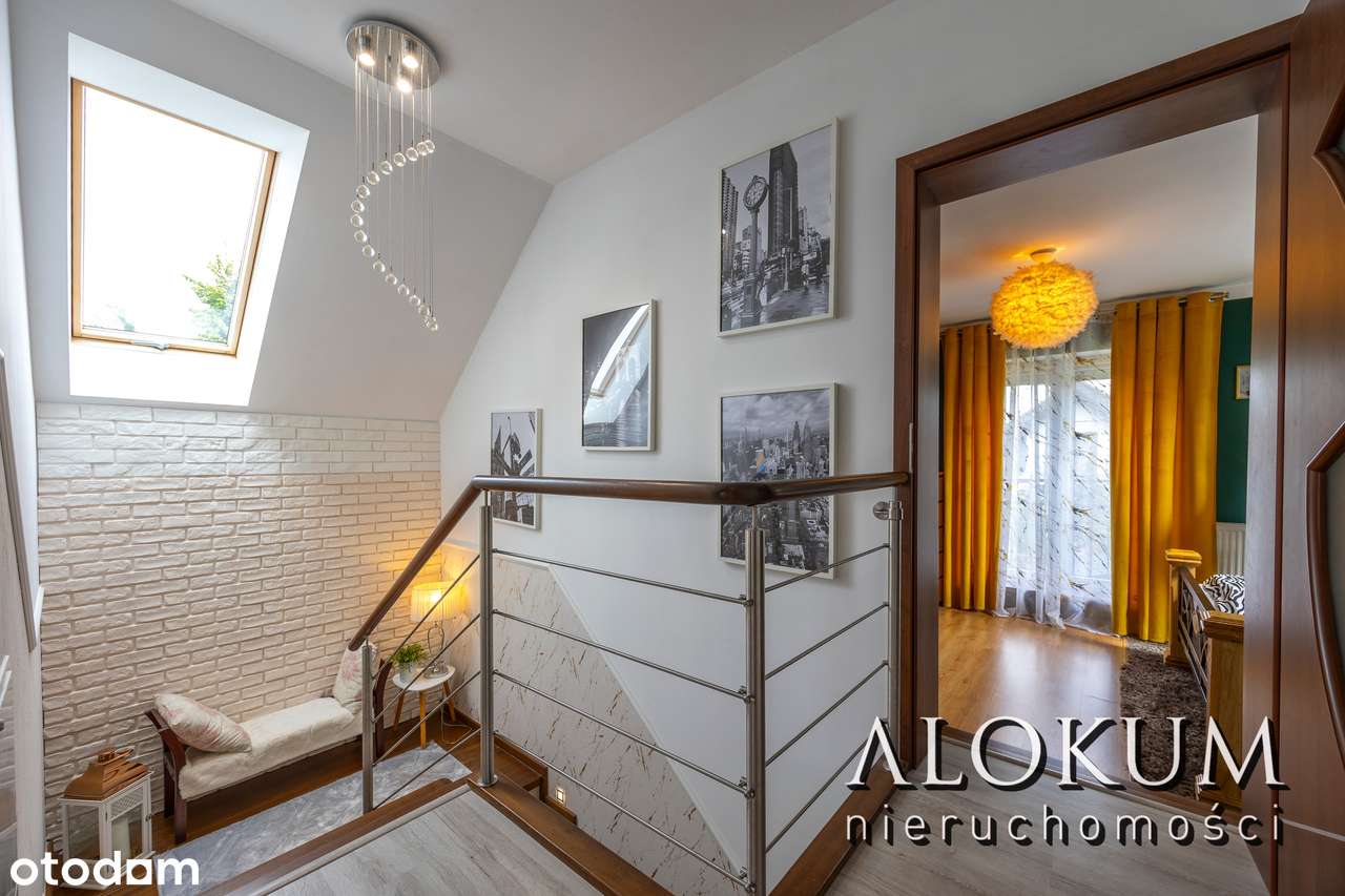 Komfortowy i jasny dom w pobliżu ścisłego centrum Gdowa.-9