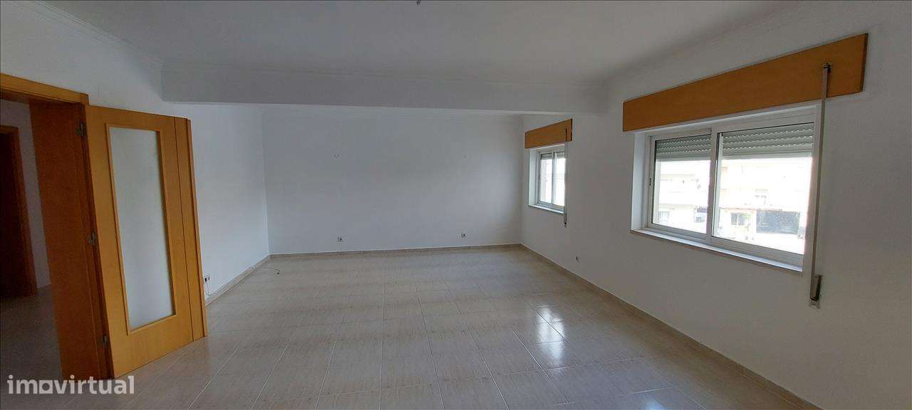 Apartamento em Azambuja, Azambuja - Grande imagem: 4/17