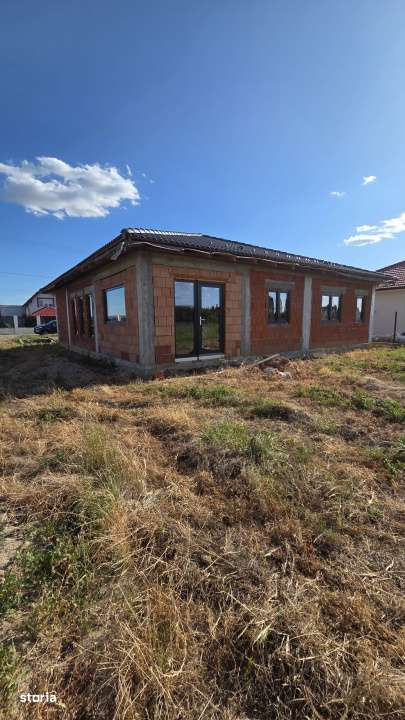 Casa in rosu – Paulesti, str. Andrei Muresanu - Imagine principală: 4/19