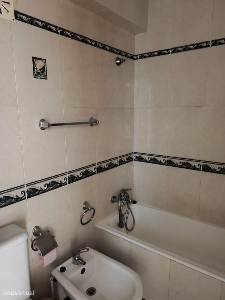 T3  Monte Abraão, varanda fechada, arrecadação e vistas desafogadas.-19