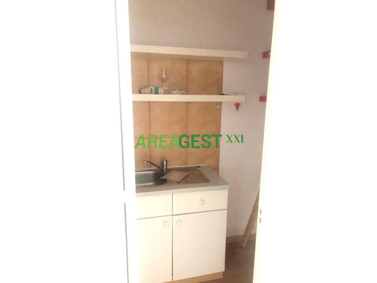 Loja para venda com rendimento, na Falagueira-Amadora - Grande imagem: 4/11