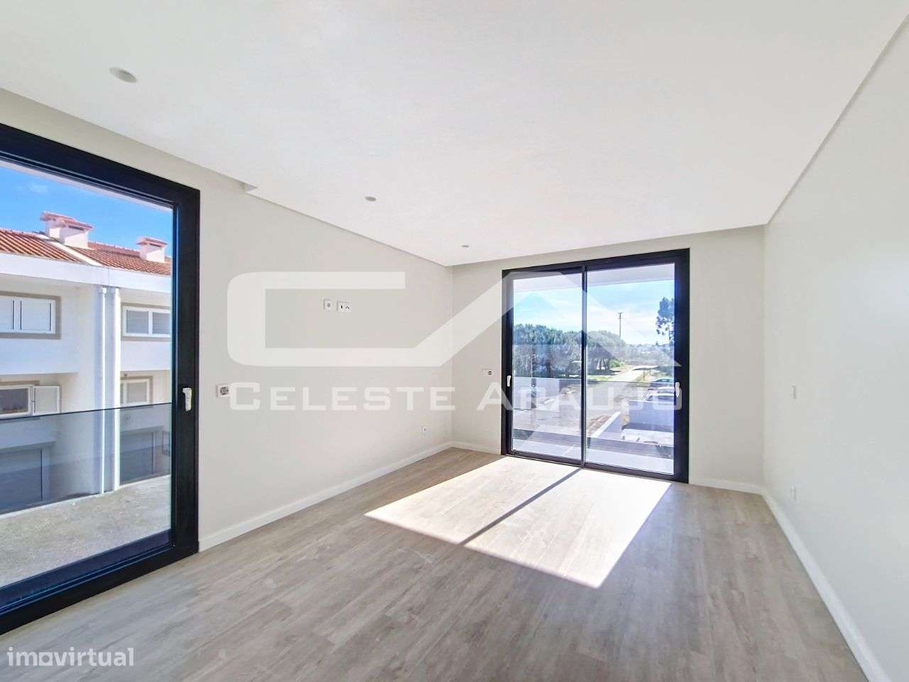 Moradia T3+1 Nova em Espinho-28