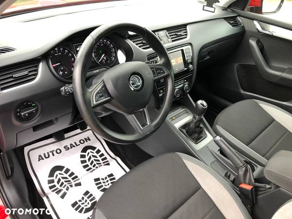 Skoda Octavia Combi 2.0 TDI Sportline - 14