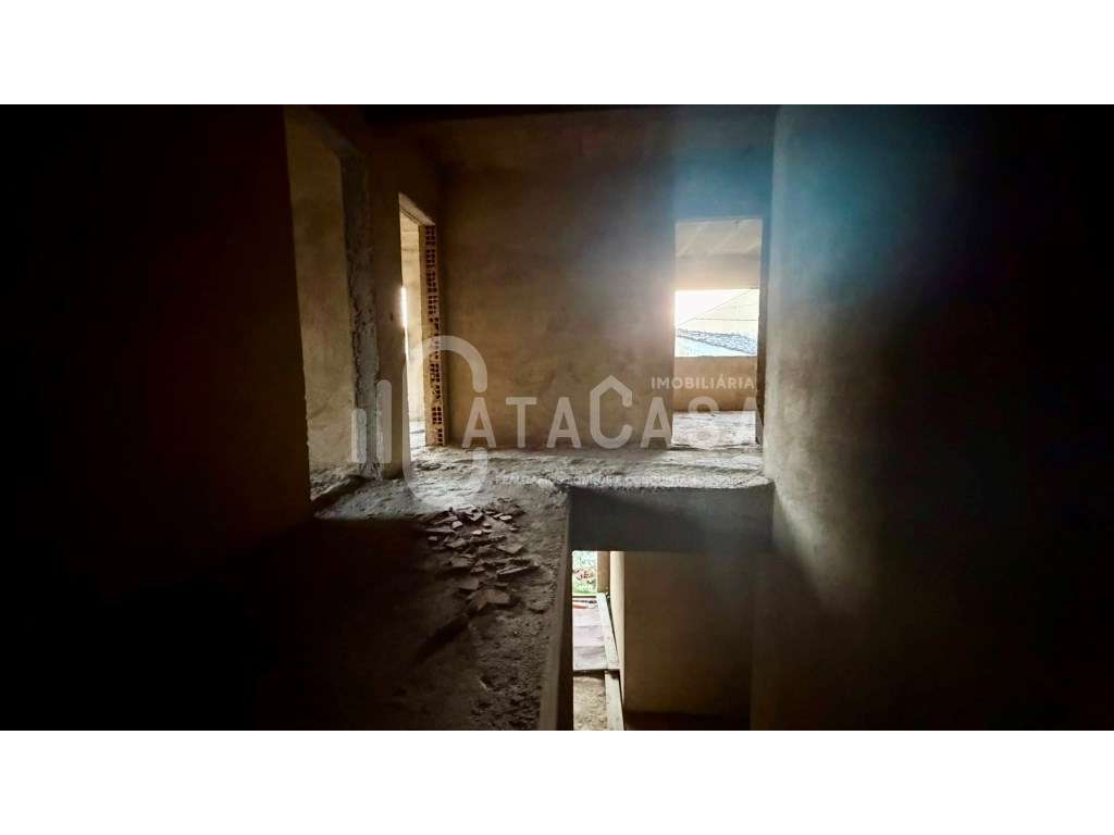 Moradia T4 na Borralha em fase de acabamentos-9