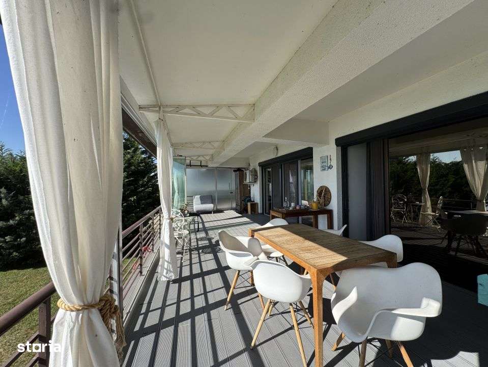 Locuinta speciala cu peluza si ponton pe lac in Mamaia - Imagine principală: 2/19