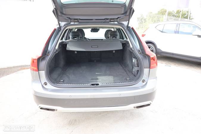 Volvo V90 Cross Country 2.0 D4 AWD Geartronic - 4