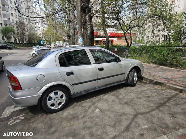 Opel Astra Classic 1.6i - 6