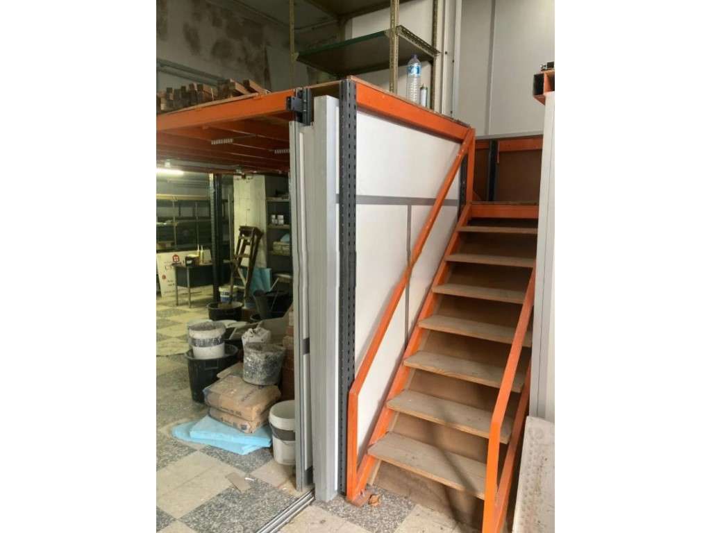 Armazém à venda na Ramada, Odivelas - Grande imagem: 2/8