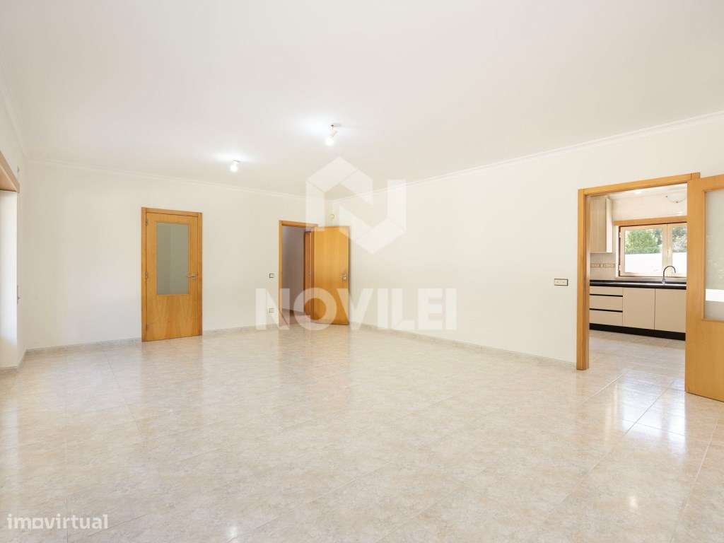 Moradia Isolada Térrea, renovada, 1500m2 de terreno murados-5