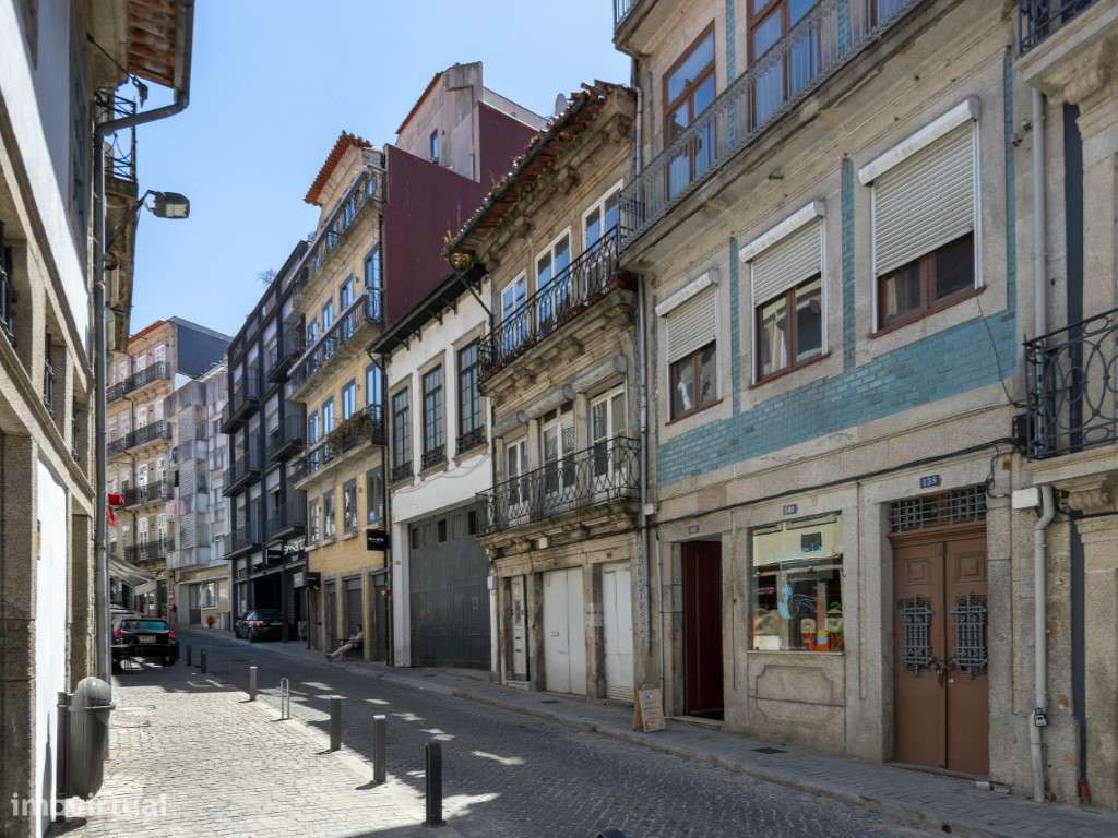 Prédio para Reabilitação no Centro Histórico de Vila Nova de Gaia-1