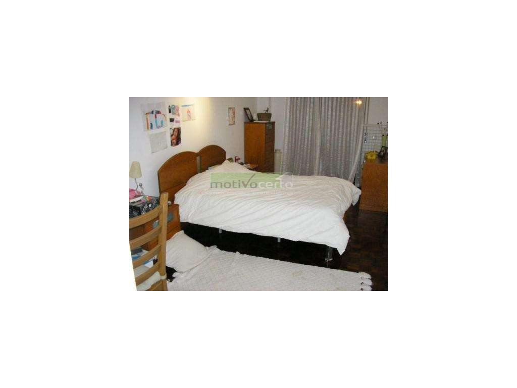 O Seu Novo Lar em Sintra. T2 com Lareira nos Casais de Mem Martins.-4