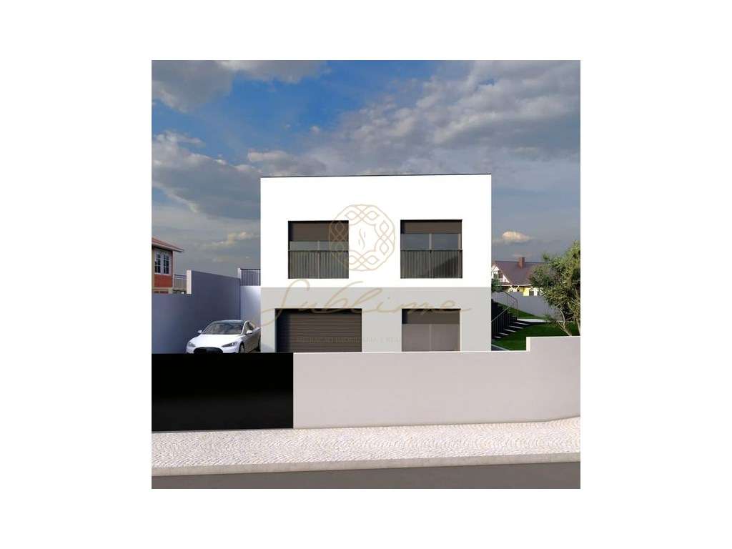 Moradia Isolada com 4 Quartos no Centro-3