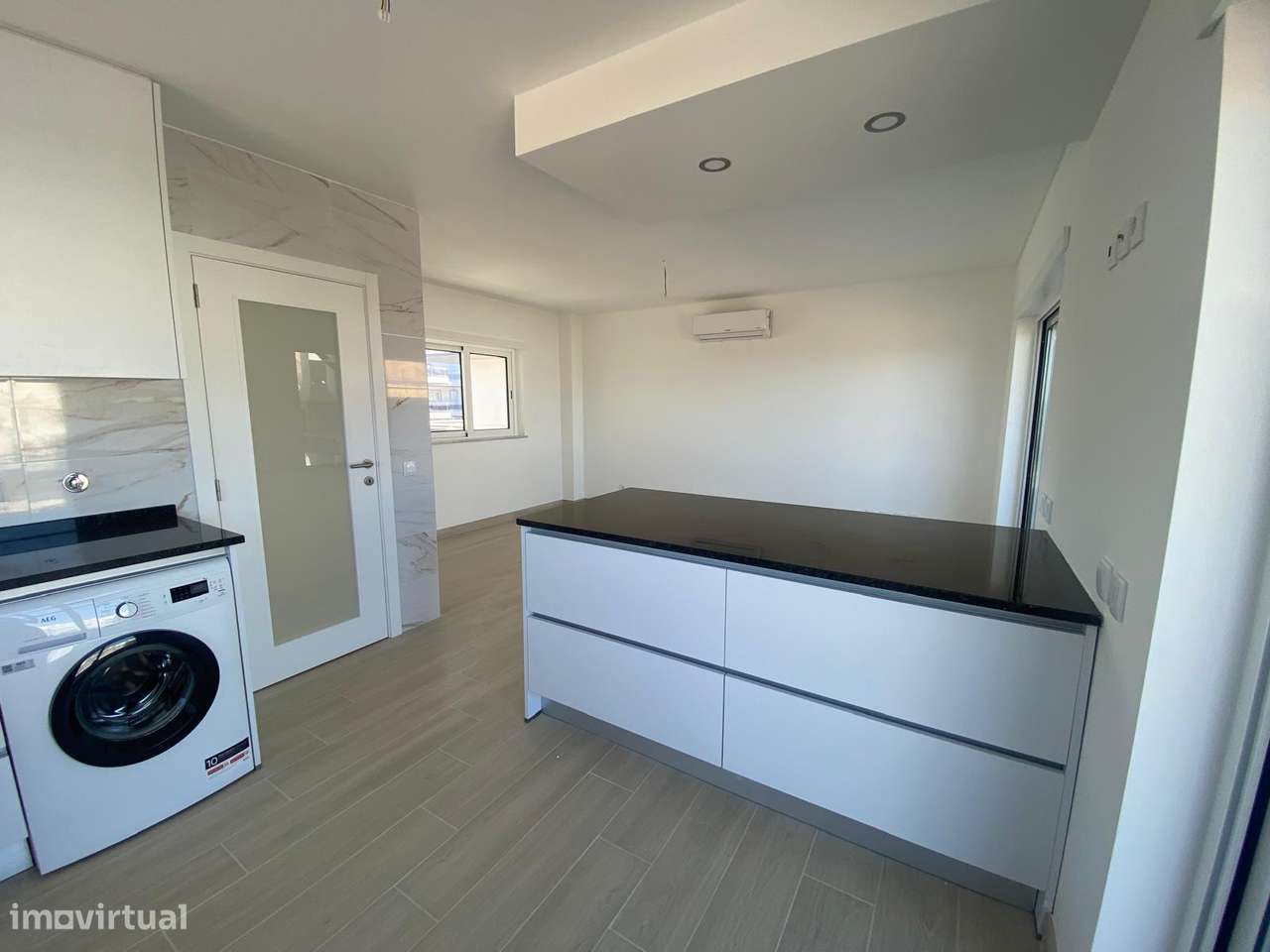 Condomínio Pés na Água T0 e T1 Duplex, na Praia da Lota, Algarve-32