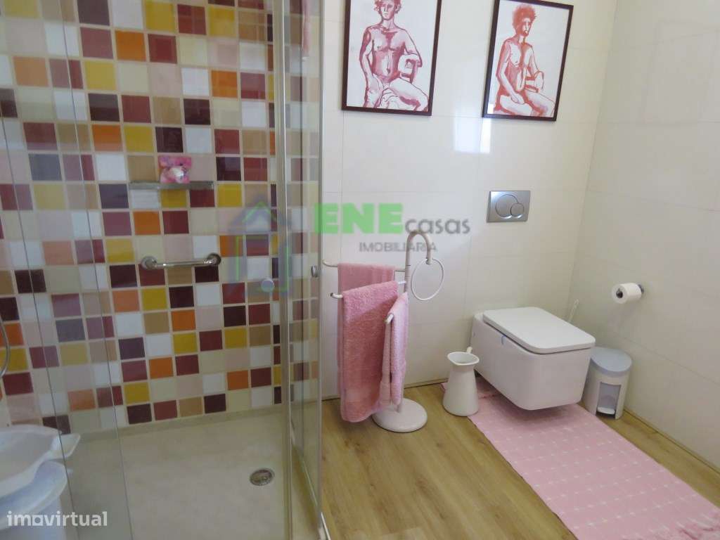 Moradia T5 Isolada em Barril-28