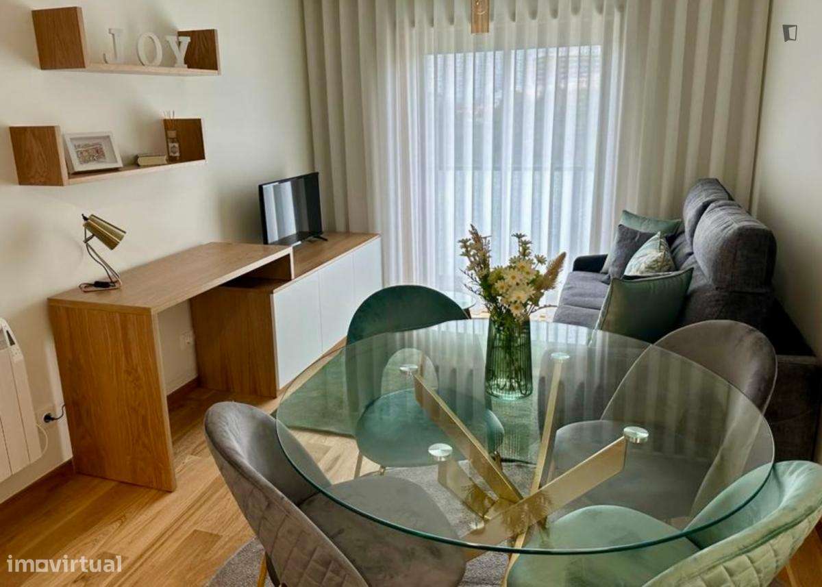 Apartamento com 1 quartos - localizado em Paranhos Porto - Grande imagem: 4/8