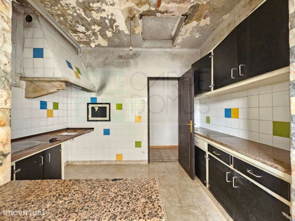 Prédio com Comércio e 2 apartamentos, em Mem Martins, Sintra-59