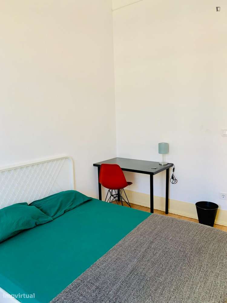 Quarto - localizado em Anjos Lisbon - Grande imagem: 5/6