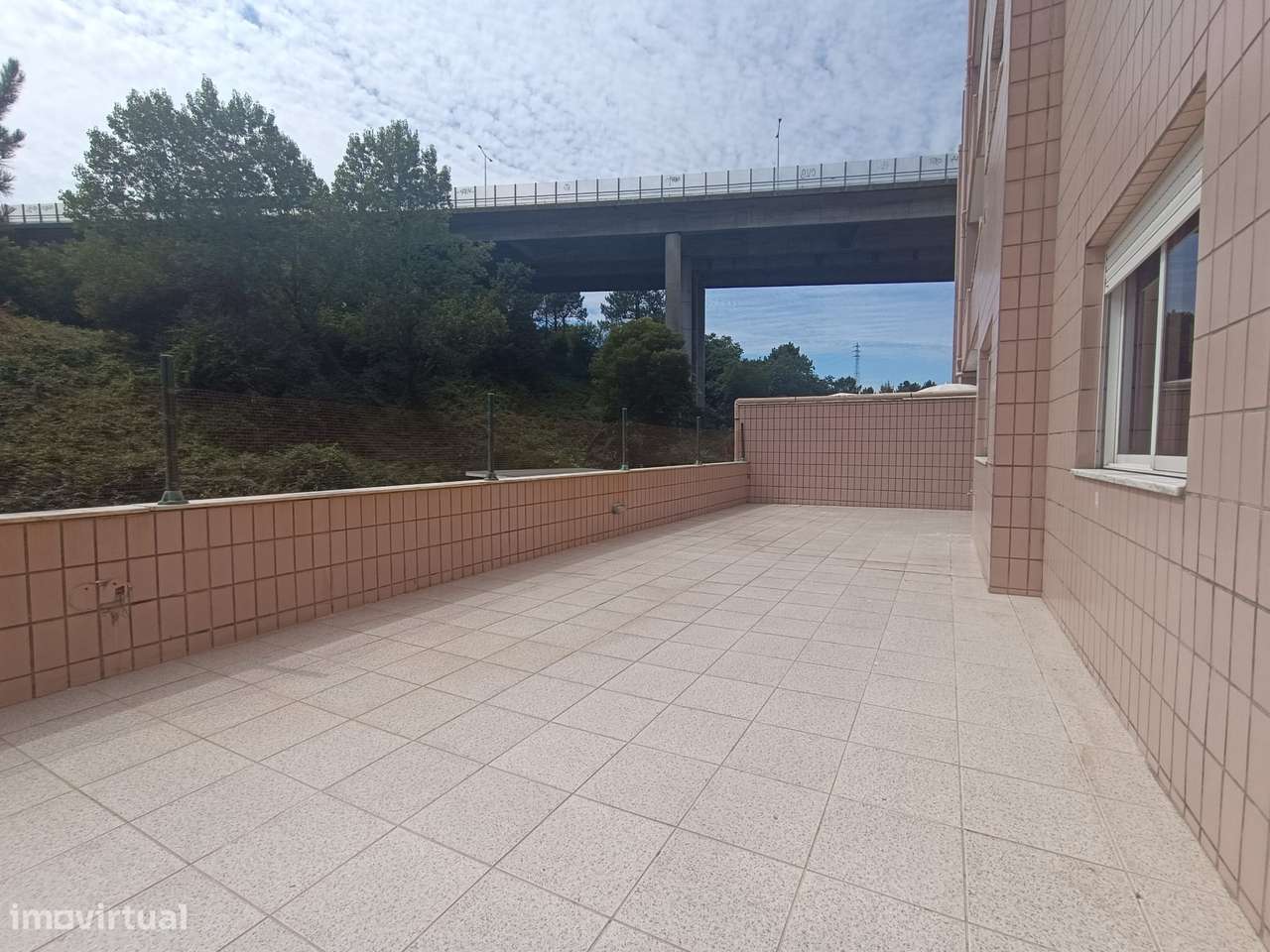 Apartamento T2+1 renovado c/excelente terraço em Oliveira do Douro-45