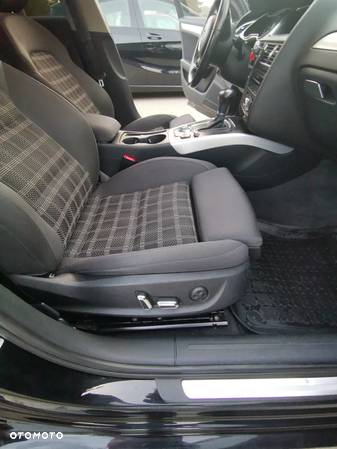 Audi A4 Avant 2.0 TDI DPF multitronic Ambiente - 16