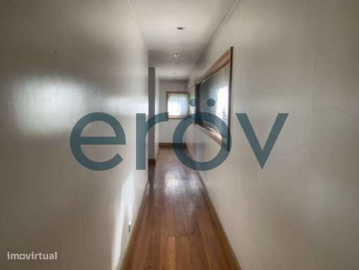 Moradia Unifamiliar com Piscina em Azurém, Guimarães – Próxima da Univ-8