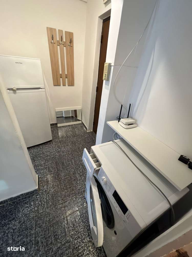 Inchiriem Garsoniera Moderna Decomandata Tractorul - Imagine principală: 5/9