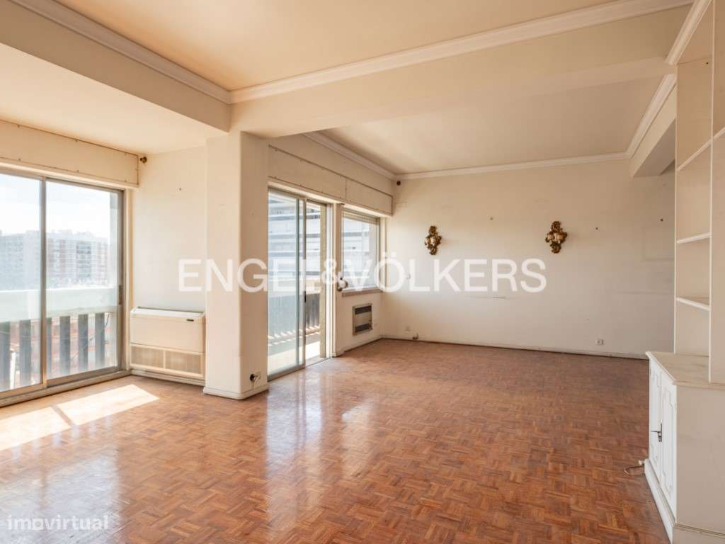 Apartamento com vista panorâmica em Alvalade-0