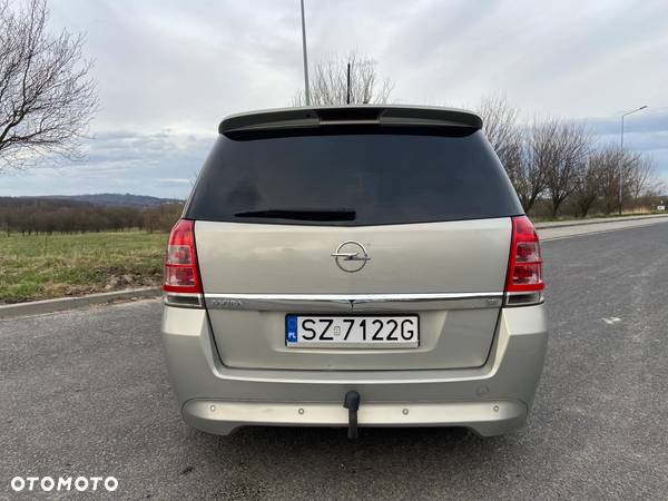 Opel Zafira 1.8 Cosmo EasyTronic EU5 - 5