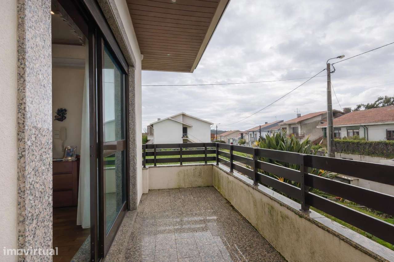 Moradia T4 exclusiva | Piscina| Zona Agrícola | Junto à Praia-51