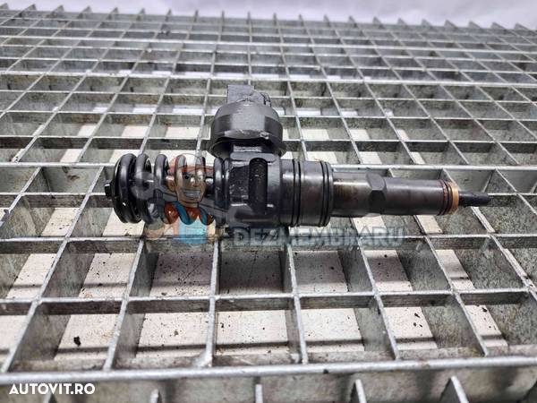 Injector Volkswagen Caddy 3 (2KA, 2KH) [Fabr 2004-2009] 038030073AP 2.0 TDI BDJ 51KW 70CP - 3