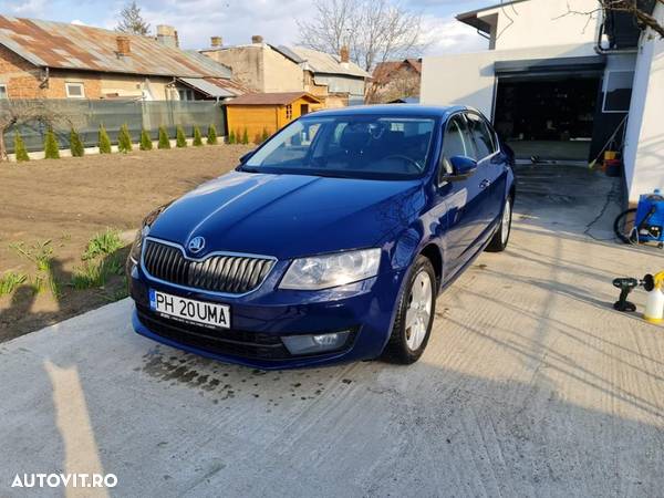 Skoda Octavia 2.0 TDI DSG Ambition - 2