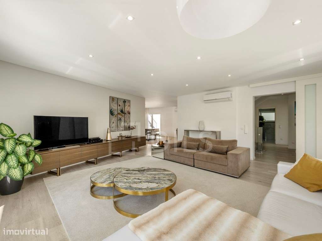 Moradia T4+2 na Parede, com piscina, em condomínio fechado - Grande imagem: 4/60