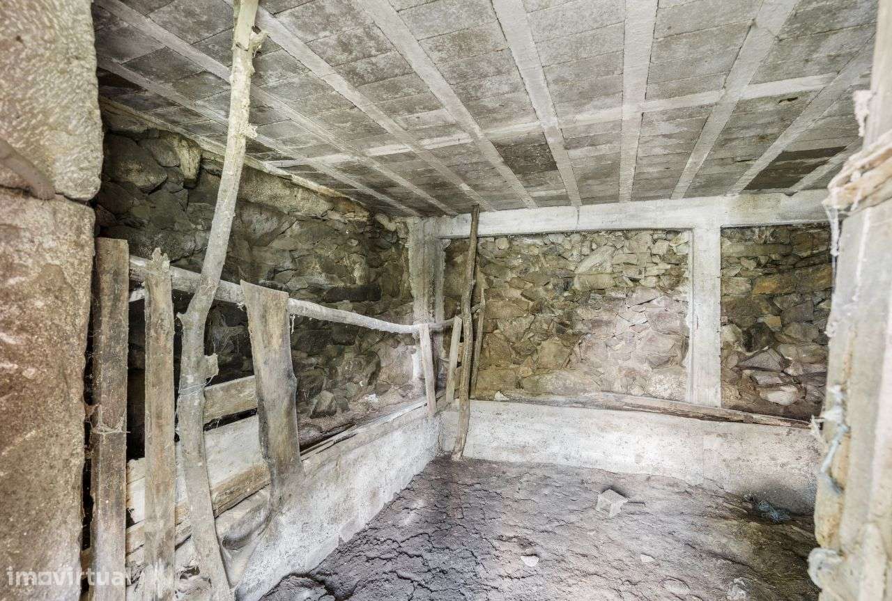 Moradia para restauro em quinta com 1.35Ha - Borbelinha, Adoufe-10