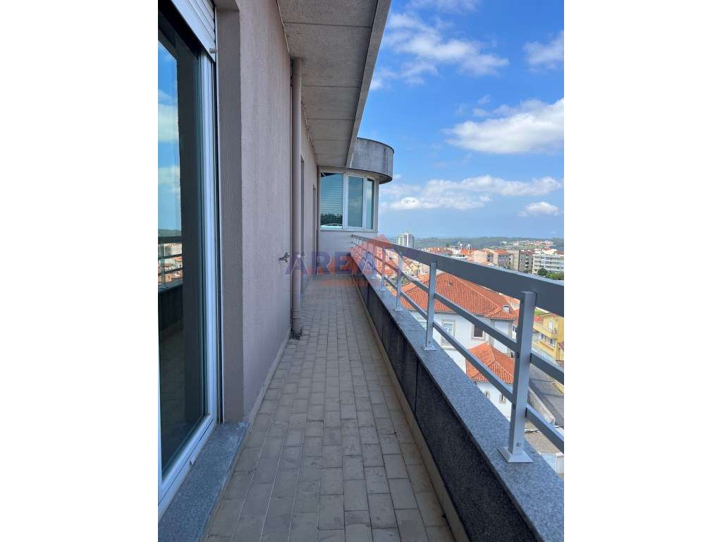 T3 Duplex com Piso Superior e Entrada Independente | Garagem | Oliv...-18